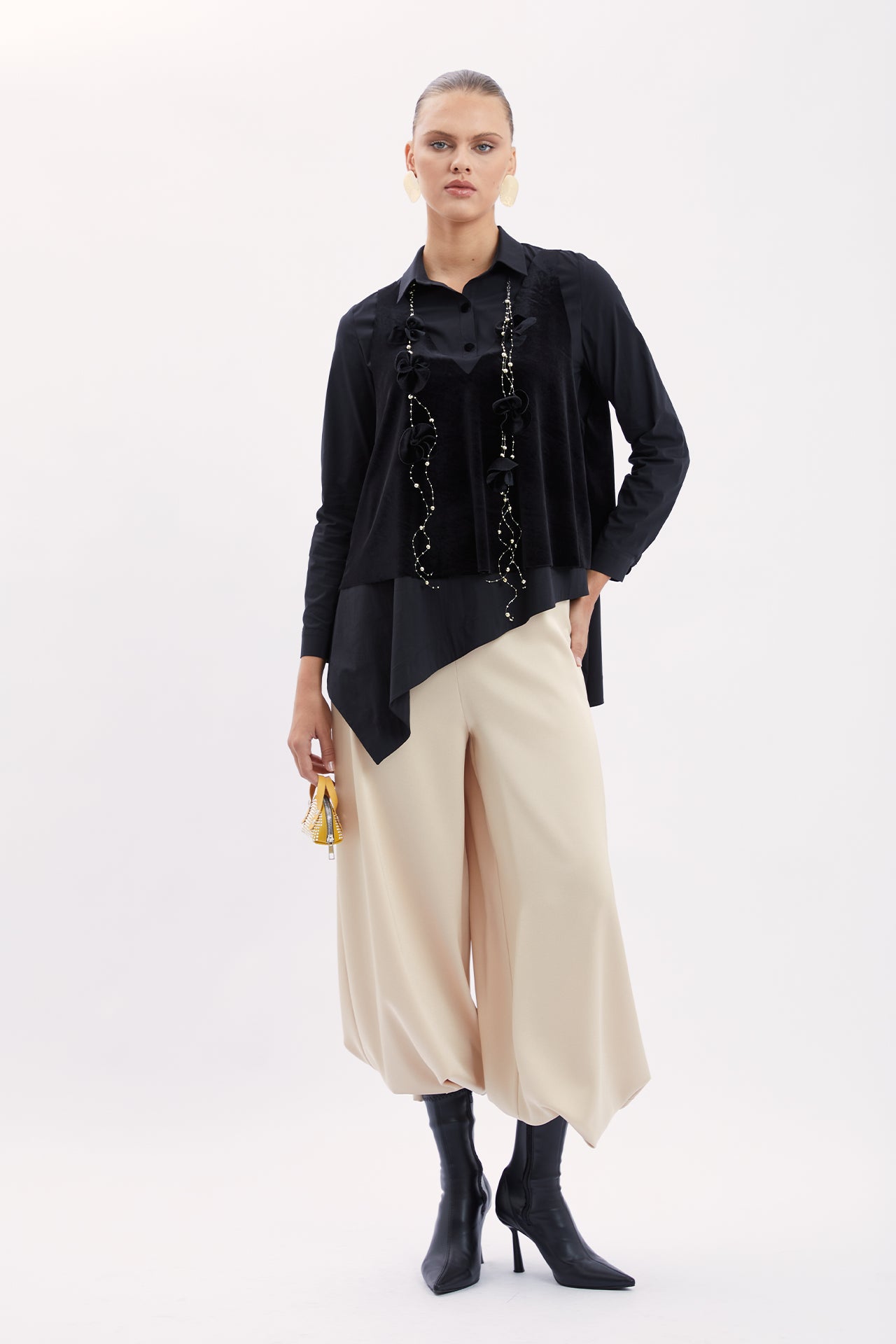 Blouse with Necklace Accessory