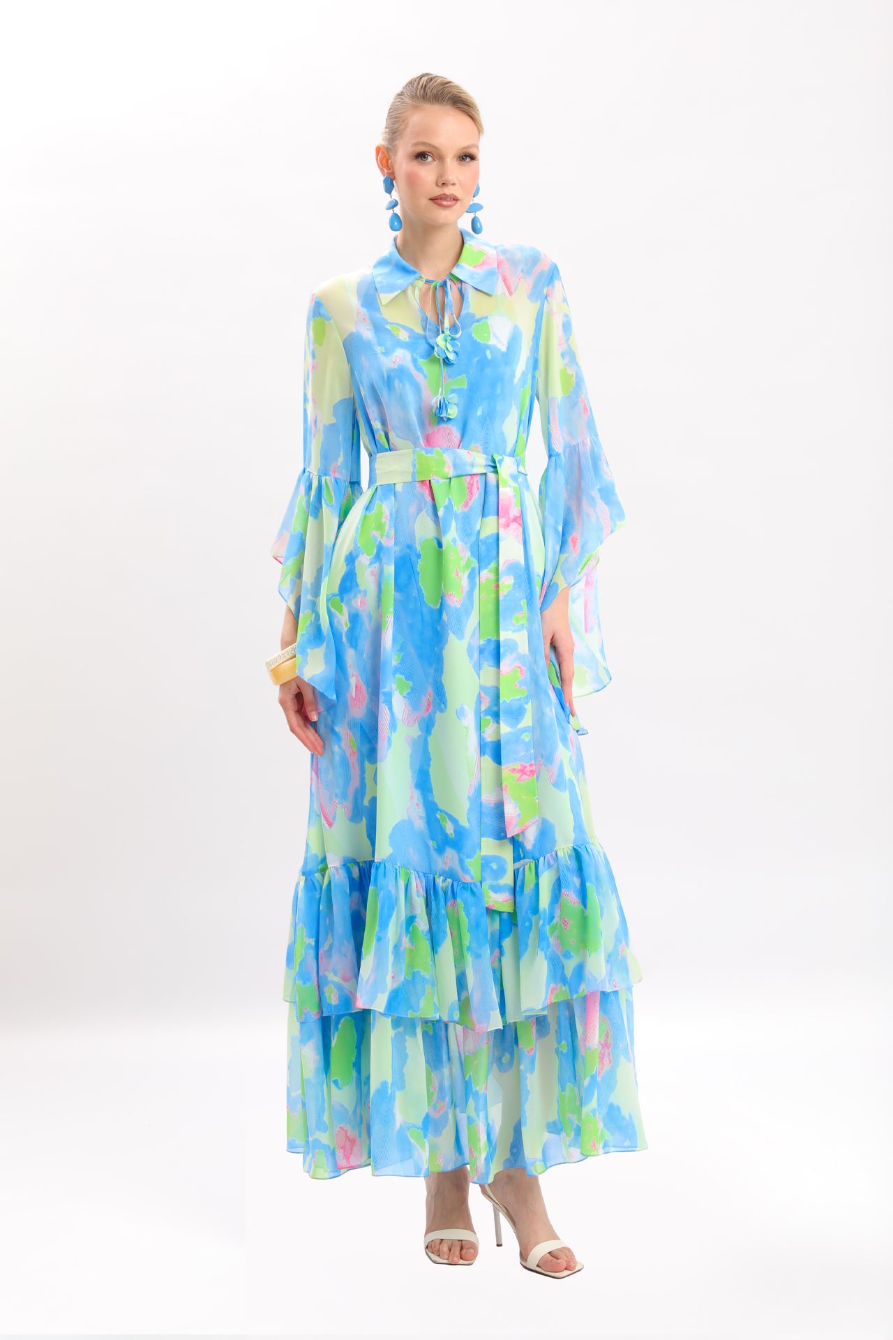 tiered chiffon maxi dress Floral Print Buy Luxe Satin Halter staghorn back yet stylish vibe. Size:Age 7-11 (petite)
